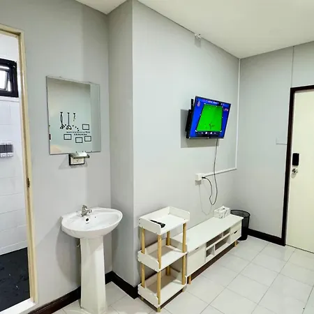Friends@Sailom Apartment Bangkok Exterior photo