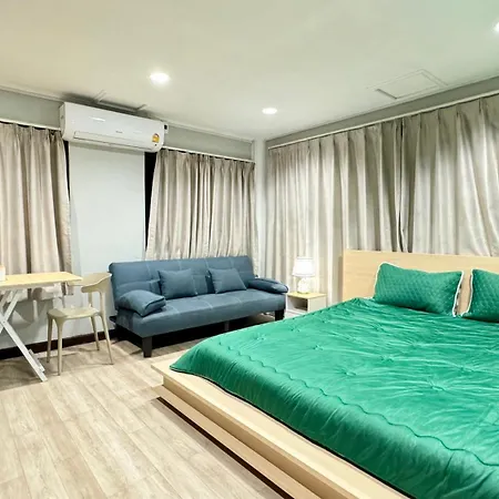 Friends@Sailom Apartment Bangkok Exterior photo