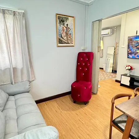 Friends@Sailom Apartment Bangkok Room photo